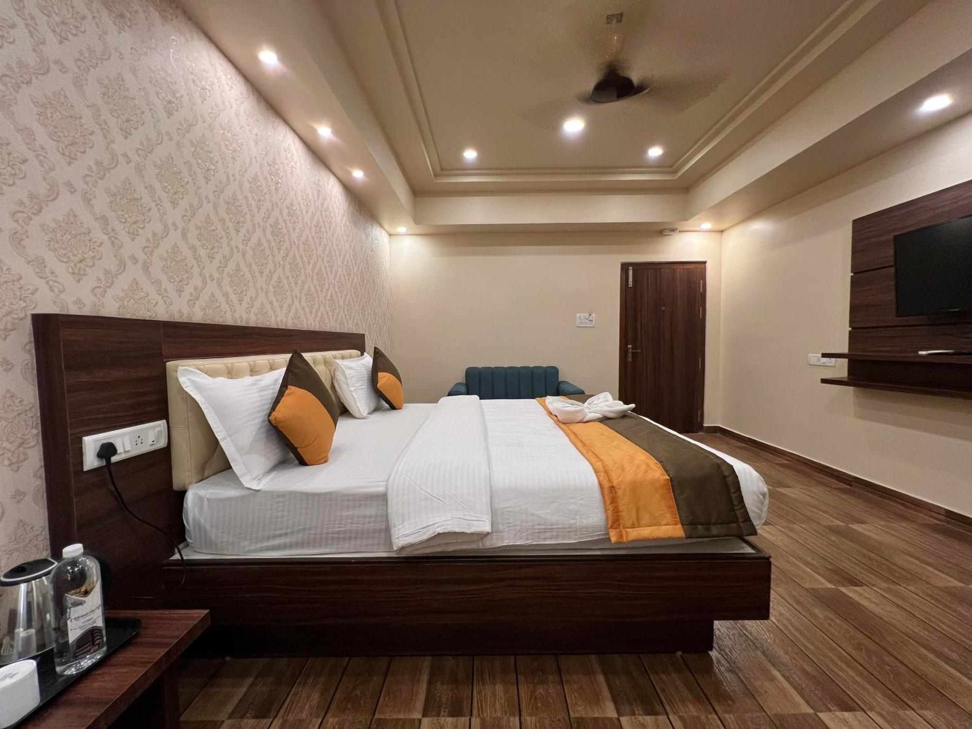 Grand Falcon Electronic City Kammasandra Exterior foto